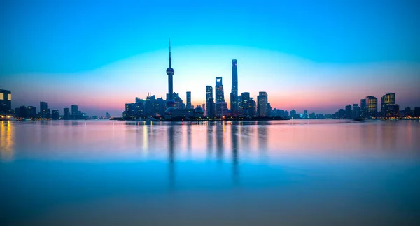 Shanghai Skyline, vue depuis le Bund, Chine — Photo