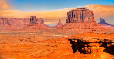 Utah / A 'daki Navajo kabile parkının ikonik manzarası