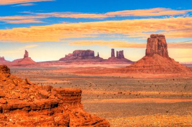 Utah / A 'daki Navajo kabile parkının ikonik manzarası