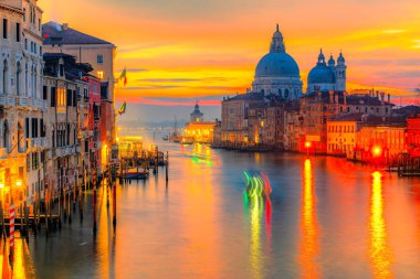 Santa Maria della Salute, Venedik, İtalya Büyük Kanal ve Bazilikası 'nda gün batımı 