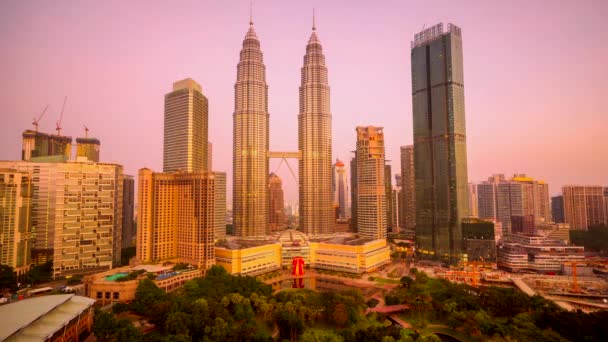 Kuala Lumpur Malezya Şubat 2018 Petronas Kiz Kuleleri Klcc Parkı — Stok video