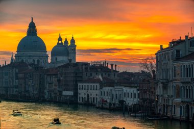 Santa Maria della Salute, Venedik, İtalya Büyük Kanal ve Bazilikası 'nda gün batımı 