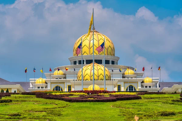 Královský palác Istana Negara v Kuala Lumpur, Malajsie. — Stock fotografie