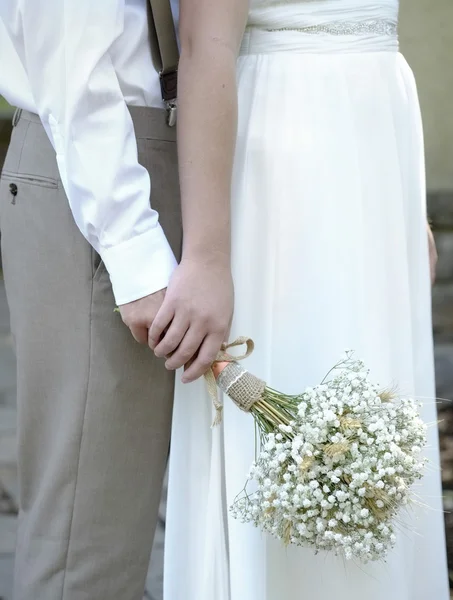 Nevěsta a ženich slaví svatba — Stock fotografie