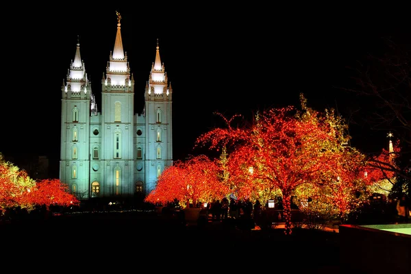 Tapınak Salt Lake City Utah Noel ışıkları ile kare — Stok fotoğraf