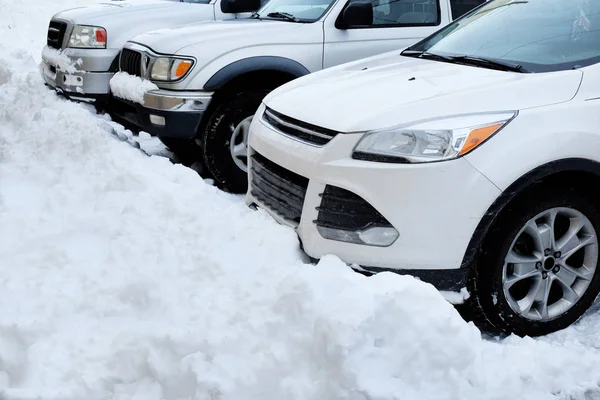 Vehicle Parked in Snow Banks Winter Snowy — Stock Photo, Image