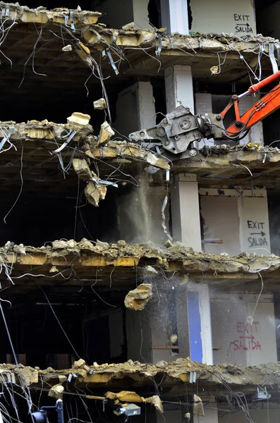 Gebouw sloop instortende bouw Tear Down — Stockfoto