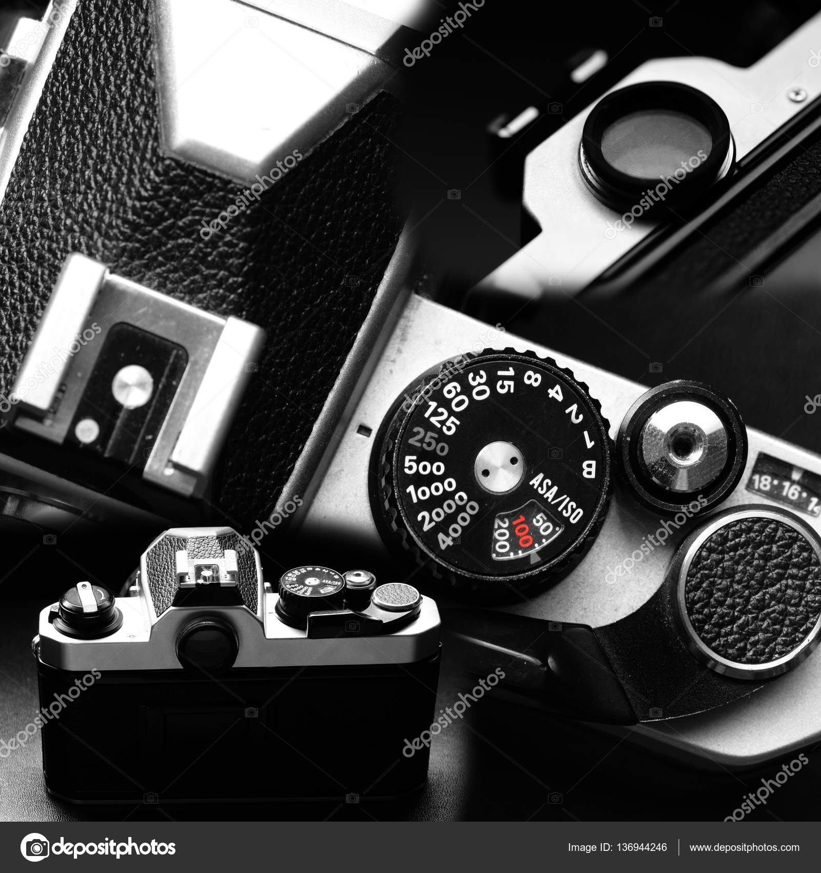 Vintage old Film 35mm Camera for Photography — Stock Photo © eric1513