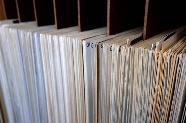 Fotoğraf ve sanat kütüphanesi kullanmak için Yuvaları