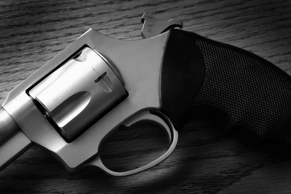Pistola pistola Disparador de primer plano para disparar en defensa propia o Mili — Foto de Stock