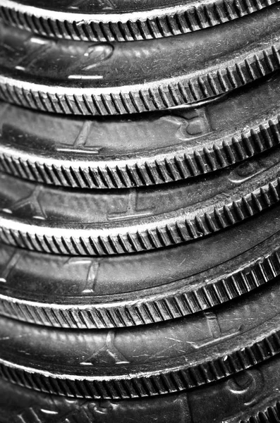 Серебряные монеты обогащают и обогащают американские деньги — стоковое фото