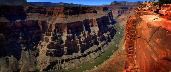 Grand Canyon mit Colorado River Gorge Wahrzeichen — Stockfoto