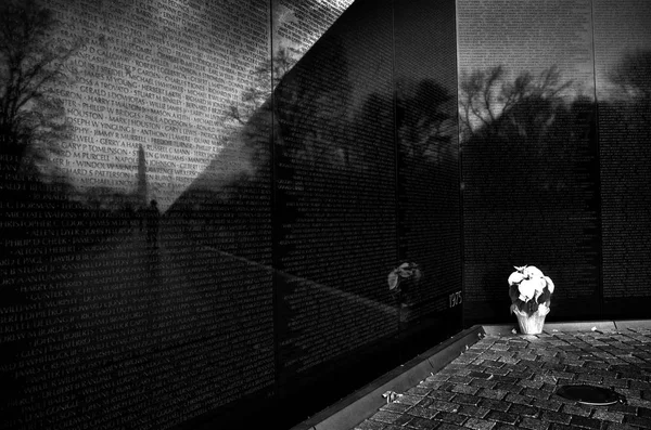 Memorial da Guerra do Vietnã em Washington DC — Fotografia de Stock