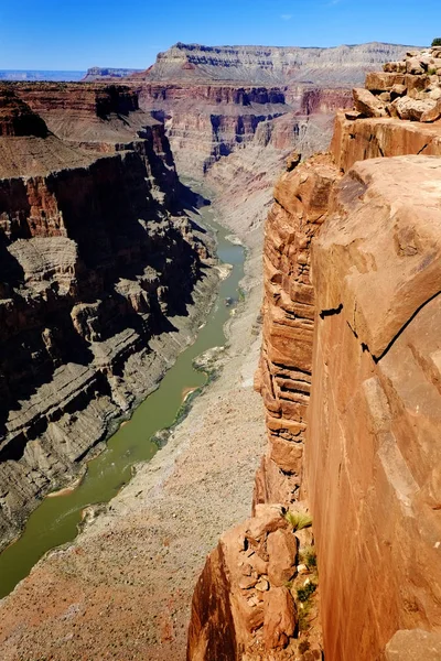 Grand Canyon mit Colorado River Gorge Wahrzeichen — Stockfoto