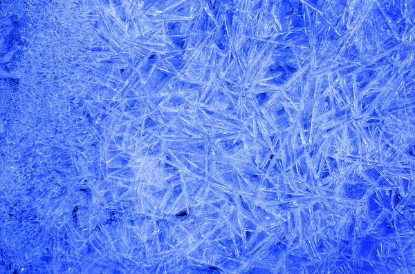 겨울 추위에 얼어붙은 얼음 패턴 — 스톡 사진