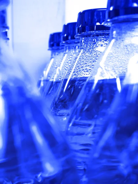 Garrafa de água para refrescar bebidas frescas — Fotografia de Stock