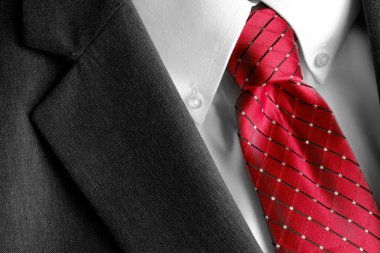 İş takım elbise beyaz gömlek kırmızı kravat resmi giyim moda