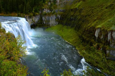 Mesa Falls şelale Kanyonu Gorge su Wilderness içinde