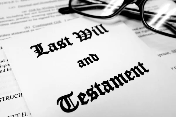 Last Will and Testament for Estate Planning with Glasses — Stock Photo, Image
