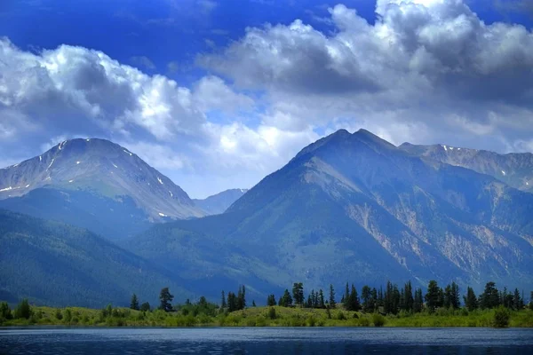 Lago di alta montagna in Colorado Montagne Rocciose — Foto Stock