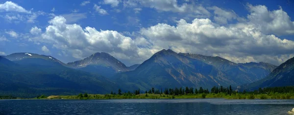 Magas hegyi tó, a Sziklás-hegység Colorado — Stock Fotó