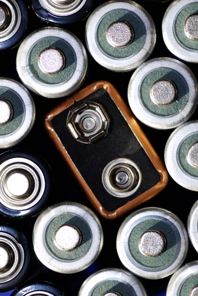 Batterien in einer Gruppe für Strom — Stockfoto