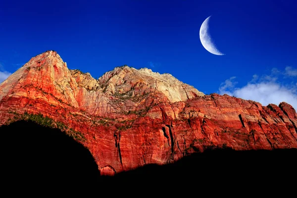 Parque Nacional Red Rock Cliff Face Zions Utah Wilderness Mountain — Foto de Stock