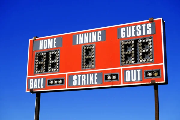 Baseball resultattavlan bollen strejk hem inningen — Stockfoto