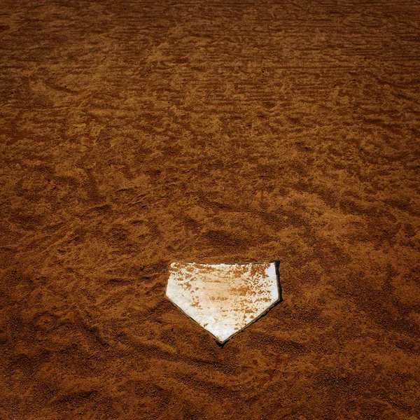 Placa de béisbol en la suciedad marrón para deportes American Past Time — Foto de Stock