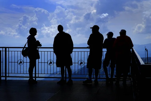 Familie Toeristen Bezienswaardigheden Bezienswaardigheden Bergen Lucht Wolken Ob — Stockfoto