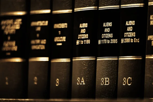 Extranjeros Ciudadanos Ciudadanía American Legal Law Books Shelf —  Fotos de Stock