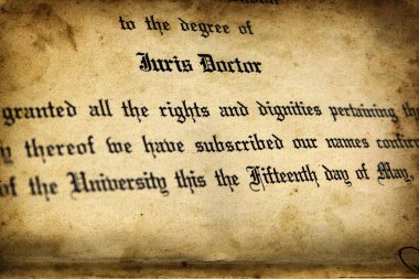 Hukuk Fakültesi 'nden Doktor Dr. Derece' nin avukat olması için yakın plan.