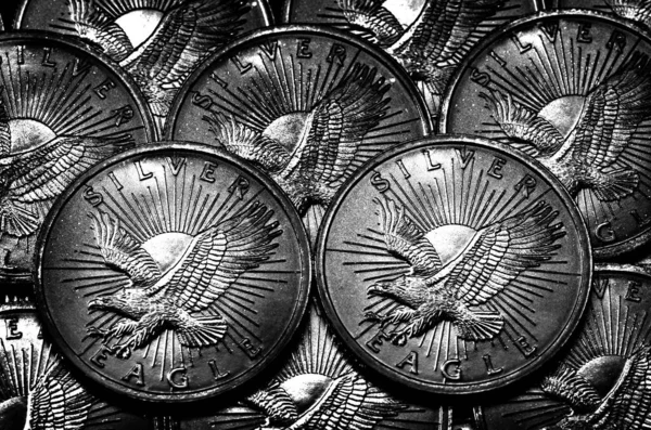 Mince Stříbrných Amerických Peněz Slovem Eagle Bullion Bohatství Inflační Zajištění — Stock fotografie