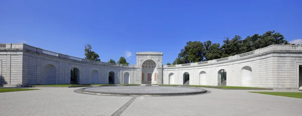 Cemitério de Arlington Mulher no Memorial Militar — Fotografia de Stock