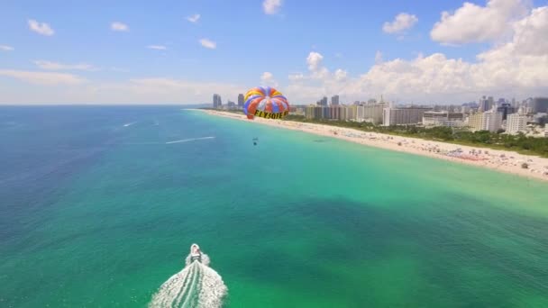 在佛罗里达州的迈阿密滑翔伞 — 图库视频影像