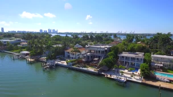 Luchtfoto Miami Beach eilanden 4k — Stockvideo