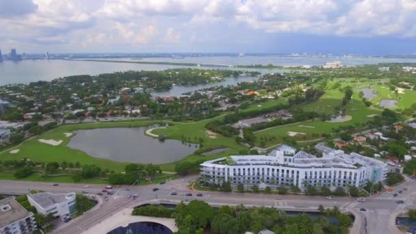 Aerial Miami Beach case campo da golf — Video Stock