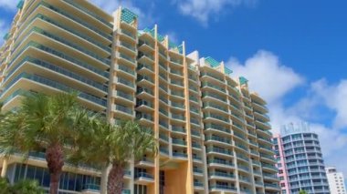 Binalar ve avuç içi Miami Beach