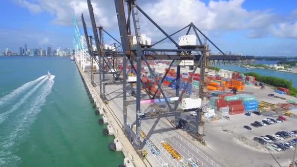 Εναέρια βίντεο βιομηχανικό λιμάνι Μαϊάμι — Αρχείο Βίντεο