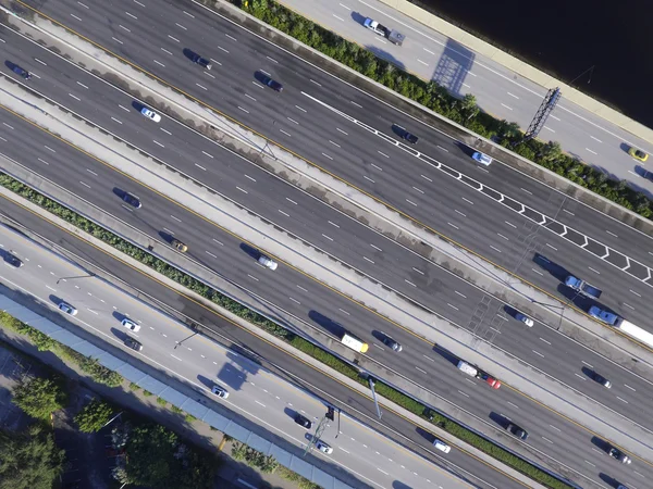 Воздушное изображение над шоссе — стоковое фото