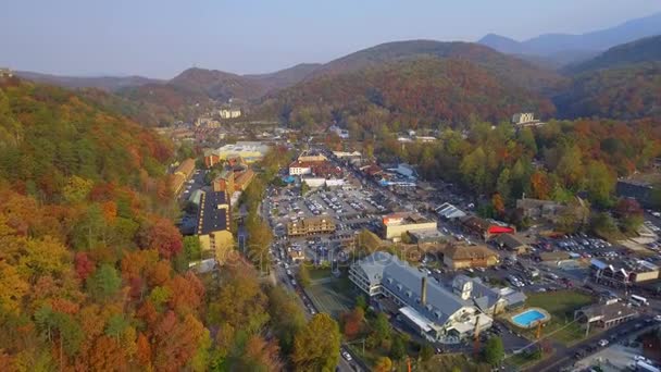 Aerial video tour Gatlinburg Tennessee USA — Stock Video