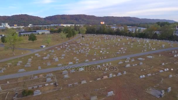 Cemitério de vídeo aéreo lápides — Vídeo de Stock