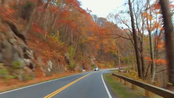 Conducir a través de Gatlinburg y las montañas Smokey — Vídeos de Stock