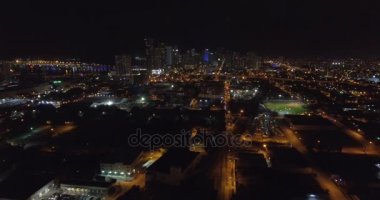 Hava gece görüntüleri Downtown Miami ve Midtown