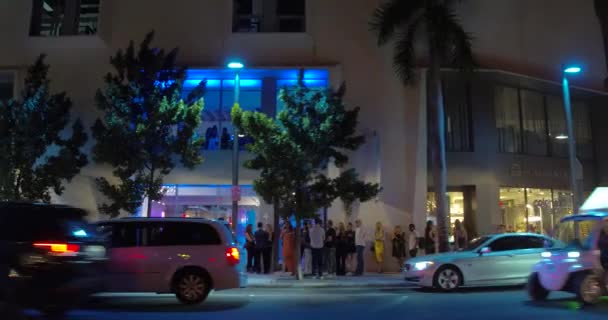 迈阿密巴塞尔艺术博览会在晚上 4 k — 图库视频影像