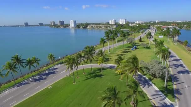 Luchtfoto brede Causeway Miami Beach — Stockvideo