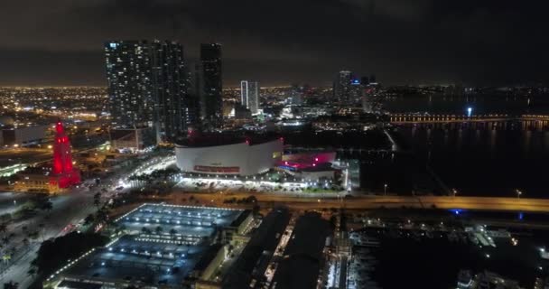 Vídeo nocturno aéreo Downtown Miami — Vídeos de Stock