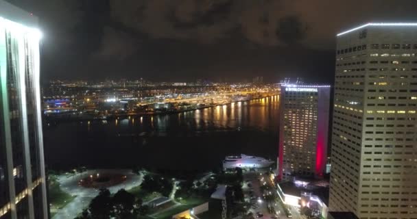 Downtown miami w nocy — Wideo stockowe