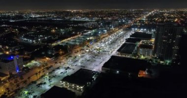 Geceleri hava alışveriş merkezi