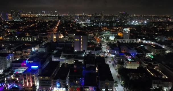 Aerial footage av Ocean Drive i Miami Beach Florida — Stockvideo